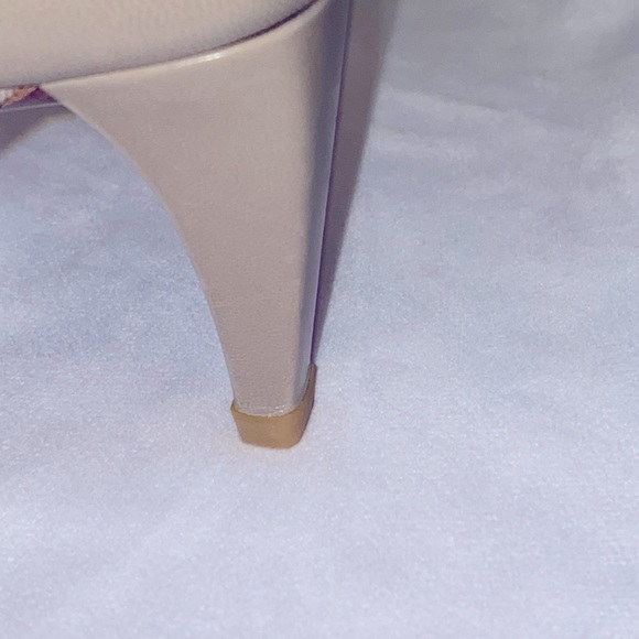 Louis Vuitton Paris Rare Leather Cone Heel Shoe - Picture 5 of 16